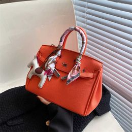 Store Clearance Promotion Handbag Online Export Fashion Women 2023 New High Class Women's One Shoulder Crossbody Bag Versatile Quality