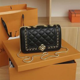 2023 Bags Clearance Outlets Fashion women's new small Lingge chain simple shoulder bag