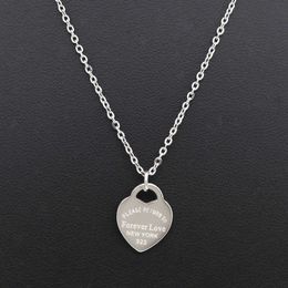 Pendant Necklaces Fashion Luxury Famous Brand Love Necklace Women paragraph clavicle Necklace Gold Peach Heart Pendant Necklace Fine Jewelry G221214