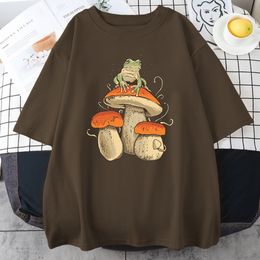 Men's T-Shirts Cottagecore Aesthetic Mushroom Dark Academia Frog Male Tshirts Hip Hop Sweat T-Shirt Summer Tops Cotton Oversize Men Clothes 230206