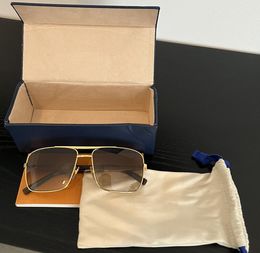 Óculos de sol de óculos de sol de alta qualidade de designer de moda para homens Metal Square Gold Gold Frame UV 400 copos Mens Sun Vidro UV400 lente unissex com caixa 0259