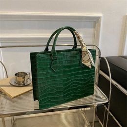 Crocodile pattern new fashion bag single shoulder diagonal span portable simple western-style women's bag portable small square bag