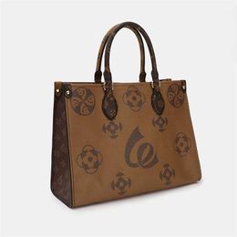 2023 Bags Clearance Outlets Premium autumn winter new fashion versatile hand single shoulder women's simple messenger bag tot