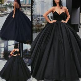 Bollklänning 2023 svart quinceanera prom klänningar älskling blixtlås rygglös för söta veck 16 aftonklänningar skräddarsydda ba7994