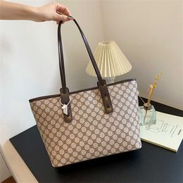 Designer handbag Store 60% Off Large capacity Women's autumn and winter new fashion college class commuting Fashion Tote bag