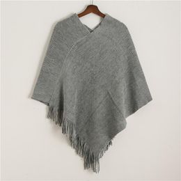 Scarves 2023 Winter Knit Women Scarf Solid Cashmere Poncho Capes For Lady High Quality Tassel Wool Ponchos Pashmina