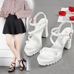 Sandals 2023 Summer Thick-heeled Sponge Cake Thick-soled Increased Female Fish Mouth Rhinestone Heel Shoes