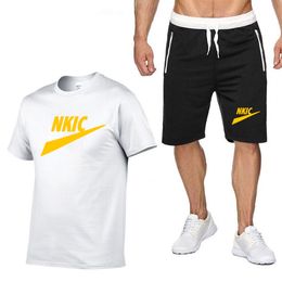 Новые повседневные летние мужские спортивные костюмы сплошные 2 кусочки мужские пластые спортивные костюмы для спортивного костюма с коротким рукавами