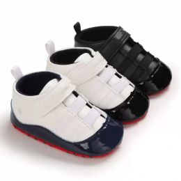 2023 Bebek ilk yürüteç Çocuk deri ayakkabı Bebek spor ayakkabı botları çocuk terlik Yürümeye başlayan yumuşak taban kış sıcak moccasin açılan gemi