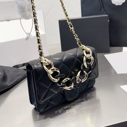 22c Женская дизайнерская дизайнерская ягматическая кошелька Woc Black Bags Swellet с браслетной цепной ручкой Totes Золотая металлическая аппаратная цепочка Mathelass