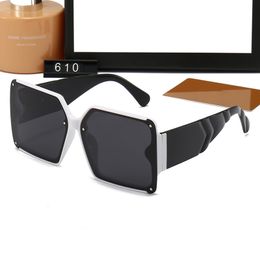 Top lunettes de soleil de luxe 610 pour homme femme unisexe Designer Goggle Beach 2023 mode lunettes de soleil rétro petit cadre Design de luxe UV400 avec boîte
