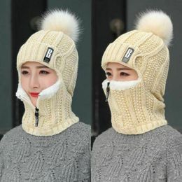 Berets Women's Winter One-piece Cap With Velvet Head Earmuffs Cycling Woollen Yarn Zipper Bib Warm HatBerets