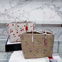 Hot Fashion Designer Bags C Letter Totes Cherry Print Luxurys Handbag Leather Shopping Bags Womens Tote Bag Cross Body Crossbody Evening Purse 230130