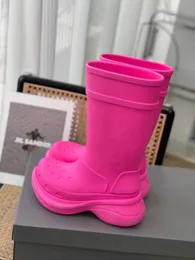 Fashion Womens Rain Boots Designers Shoes Thick Bottom Booties Rubber Platform Bootie Knight Boot Jelly Colour with box