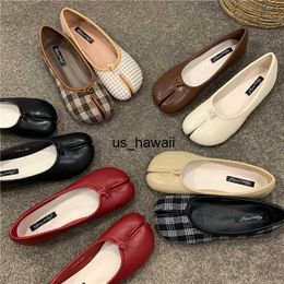 Kleid Schuhe NEUE Frau Mikrofaser Leder Bequeme Wohnungen Split Toe Hausschuhe Weiche Unterseite Loafers Kurze Damen Mokassins Tabi Ninja Schuhe 8 farben T230208