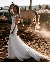 Bohemian Lace Mermaid Wedding Dresses V-Neck Backless Long Country Bridal Gowns Floral Applique Summer Beach Bride Dress Custom Made