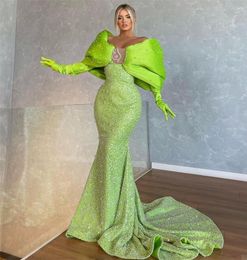 Unique Design Mermaid Evening Dress Sparkly Green Sequins Off Shoulder Party Dresses Sweep Train Prom Gowns No Gloves