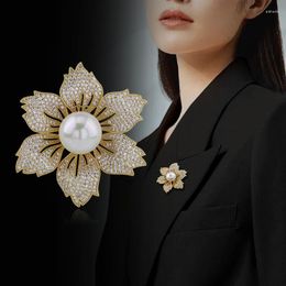 Brooches Rhinestone Large Flower Pearl Brooch Elegant Wedding Shining Full Pin 3 Colors Available Fashion Jewelry 2023