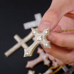 Out Cubic Iced Zircon Cross Pendants Personalised Necklaces for Men and Women Bling Cz Stone Party Gifts Hip Hop Punk Rock Bijoux Christain Jewellery