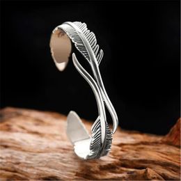 Bangle Ancient Silver Color Tree Leaves Round Barcelet For Women Elegant Alloy Feather Open Party Wedding Fashion Jewelry A992