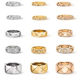 Designer high-quality Ring With Side Stones 18k gold Couple Diamond Ring 4mm, 6mm, 10mm diamond pattern classic stacked trend simple party accessories with box