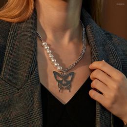 Pendant Necklaces Neo-Gothic Pearl Chain Necklace With Cutout Butterfly Charm Silver Women's Party Gift Ideas