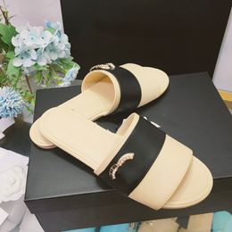 Womens Slippers Sandals Flip-flops Metal Decoration Fashion Beach Shoes Non-slip Casual Shoes Hotel Travel Ballet Solid Color Luxury Designer