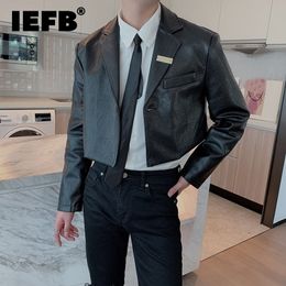 Mens Suits Blazers IEFB Korean Sheet Metal Spliced PU Leather Loose Notched Single Button Short Suit Jacket Autumn 230209