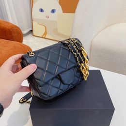 Classic Mini Flap Square Quilted Lambskin Bags Gold Chain Crossbody Shoulder Purse Cosmetic Case Women Ladies Outdoor Sacoche Designer Handbags 19CM