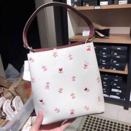 Totes 2023 designer classic new printing large capacity love flower bucket bag single shoulder diagonal straddle handbag