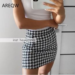 Skirts Fashion Women's Tweed Skirt Woollen Plaid High Waist Slim Buttocks Short Mini Woman Skirts Black Beige 230211