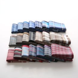 Cravat 12pcslot Square Plaid Stripe Taschentücher Männer Klassiker Vintage -Pocket -Baumwolltuch für Hochzeitsfeier 43*43 cm zufällig 230210