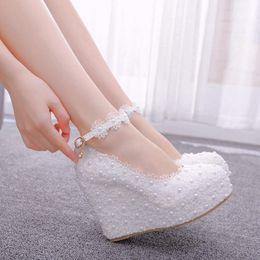 Dress Shoes Crystal Queen Wedges Wedding Pumps Sweet White Flower Lace Pearl Platform Shoes Bride Dress High Heels 230210