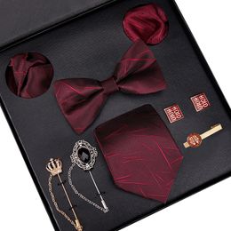 Neck Tie Set High Quality Luxury Men Tie Set 8CM Dress Necktie Bowtie Corsage Pocket Square and Ties Clip Gift Box for Business Wedding 230210