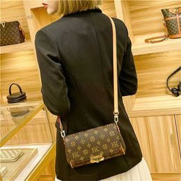 2023 Womens Messenger Bag Fashion Luxurys Designers s Men Mens Shoulder Lady Totes Purse Handbags Crossbody Wallet