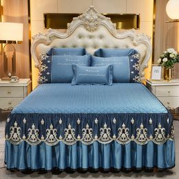 Bed Skirt Fashion Lace Bed Skirt Home Decor Bedding Set Luxury Machine Washable Non Slip Embroidery Bedspreads for Queen/King Size Bed 230211