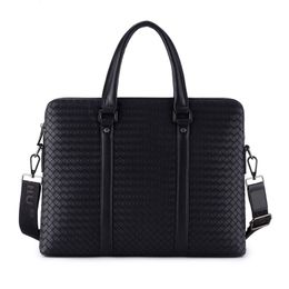 Briefcases 2023 Luxury Leather Business Men's Briefcase Weave Male Fashion Shoulder Bag Men Messenger Boy Casual Tote Computer 230211