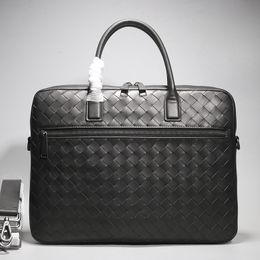Briefcases Luxury Brand Men's Top Genuine Leather Business Briefcase Portable Large Capacity Fashion Shoulder Messenger Woven Bag 230211