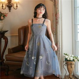 Casual Dresses French Summer Fashion Fairy Mesh Dress Princess Embroidery Slash Neck Long Suspender Sexy A Line Holiday Beach Tutu SkirtCasu