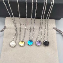 Fashion Retail Vintage Wholesale Pendant 95% Luxury Off Geometric Necklace Round Necklaces Designers Elegant Women with Rope Chain Casual Cool Collar Color Rich