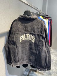 Letra bordada de Paris Lavagem solta os homens e mulheres outono e jaqueta jeans de inverno