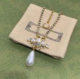 Vintage Pearl Letter Bee Pendant Designer Diamond Chain Necklace for Women Party Jewelry Anniversary Gift Bijoux With BOX