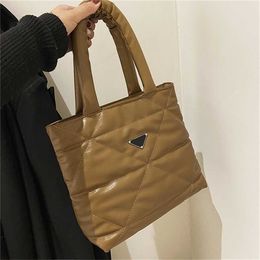 Designer handbag Store 70% Off Handbag Tote carrying foreign style women's winter solid Colour soft leather simple one sales