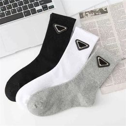 Socks Designer Classic Letter Triangle Fashion Iron Standard Autumn and Winter Pure Cotton High Tube Socks 3 Pairs 2023 Weed Elite Branded