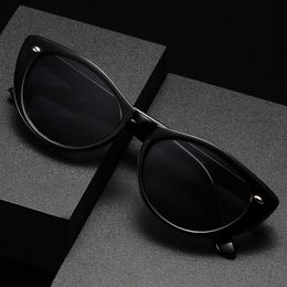 Trendy Cat Eye Sunglasses Women 54mm Designer Eyewear for Ladies Outdoor UV400 Protection Sun Glasses N13 with case