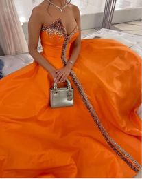 A-line Orange Satin Long Prom Dresses Sweetheart Neck Beadings Floor Length Backless Saudi Arabia Women Evening Party Gowns