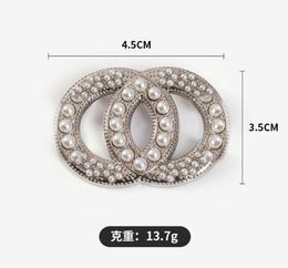 20style Brand Designer C Double Letter Brooches Women Men Couples Heart Luxury Rhinestone Crystal Pearl Brooch Suit Laple Pin Fashion Jewelry Accessories