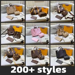 Luxury Designers handbags Totes Men Duffle Bag TOP quality purse fashion leather fold Waist Evening shoulder Cross Body clutches m207N