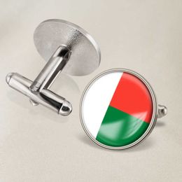 Madagascar National Flag Cufflinks All Over the World National Flag Cufflinks Suit Button Suit Decoration for Party Gift Crafts