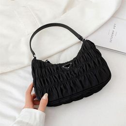 Womens Handbags Interior Hand Zipper Colors Small Size Hobos Designers 5 Purses Pocket Shape Bag Luxurys Pleated Versatil Mhen1302y
